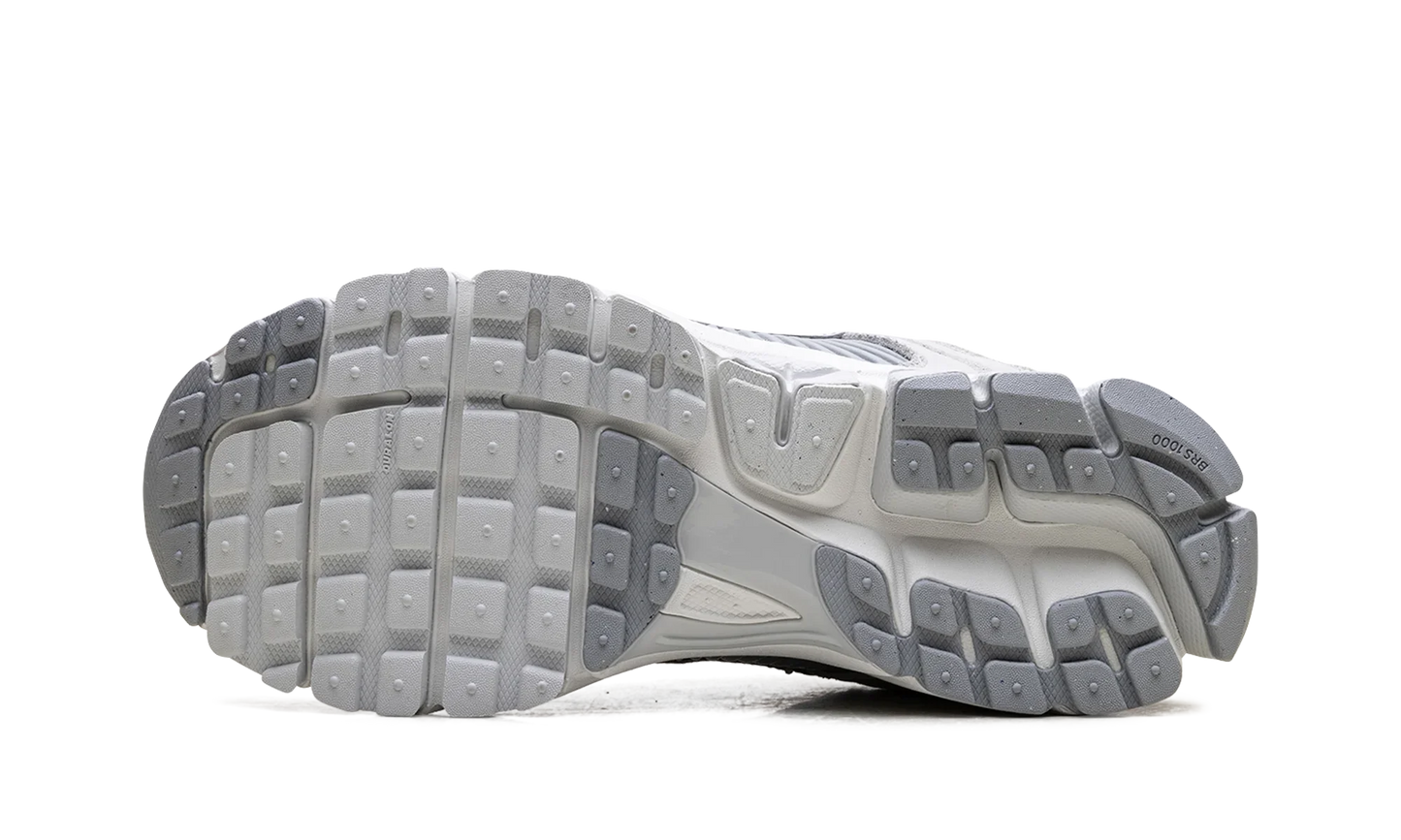 Zoom Vomero 5 WMNS
"Pure Platinum"