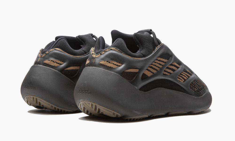 YEEZY 700 V3 "Clay Brown"