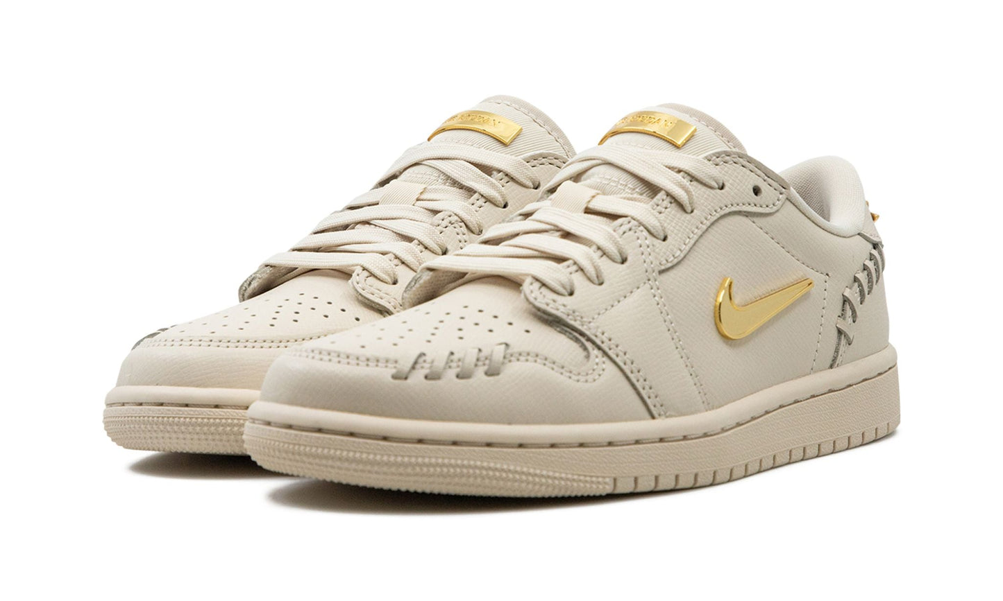 Air Jordan 1 Low WMNS "Method of Make - Legend Light Brown"