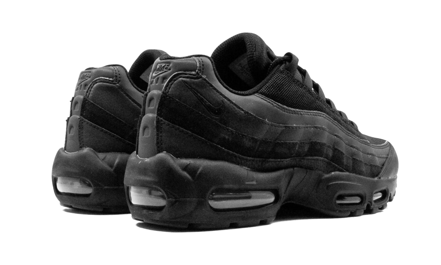 Air Max 95 Essential "Triple Black"