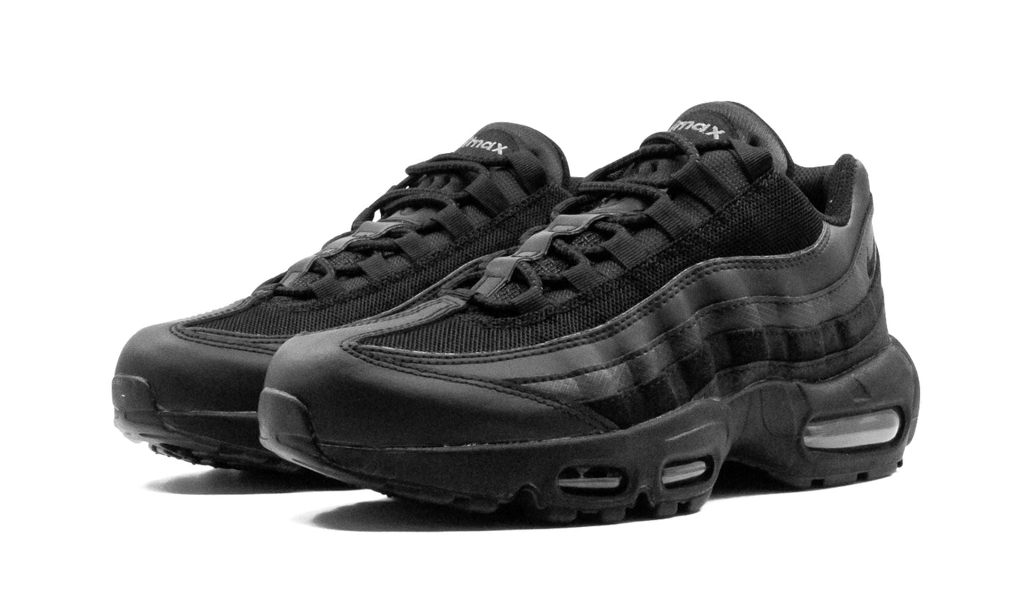 Air Max 95 Essential "Triple Black"