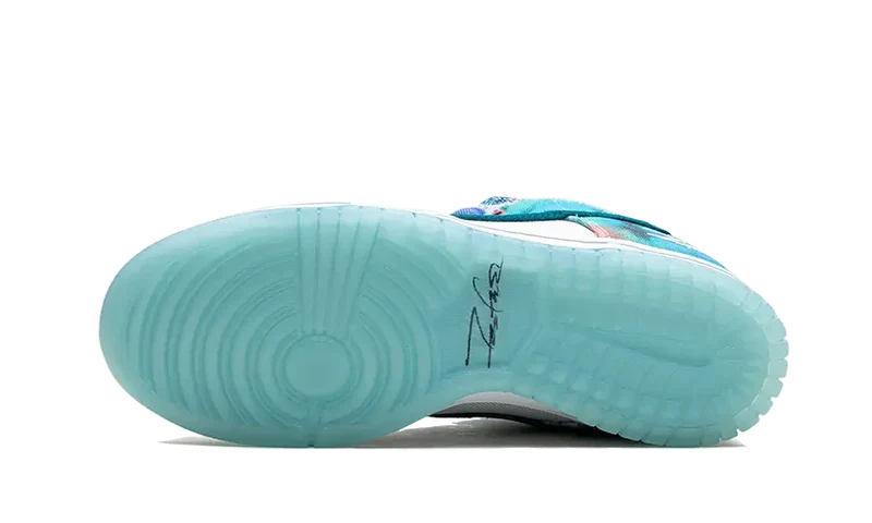 Nike SB Dunk Low Futura Laboratories Bleached Aqua
