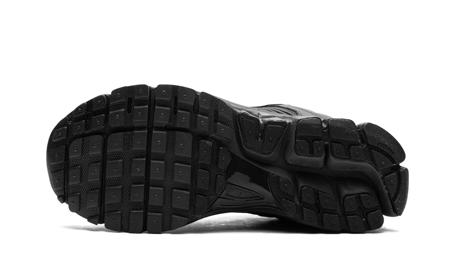 Zoom Vomero 5  "Triple Black"