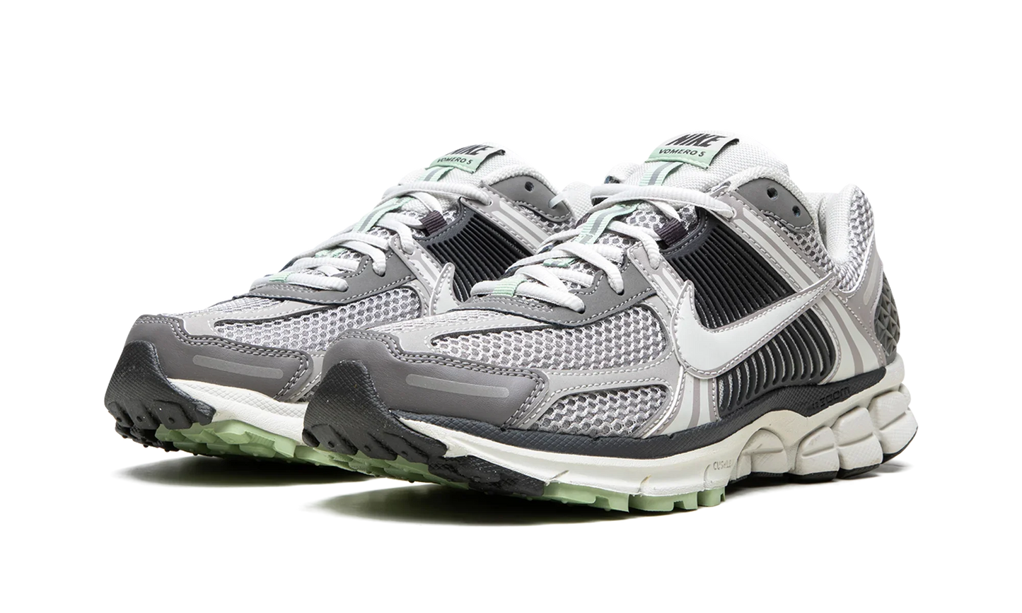 VOMERO 5 WMNS "Cobblestone"