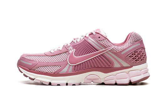 Zoom Vomero 5 WMNS
"Elemental Pink"