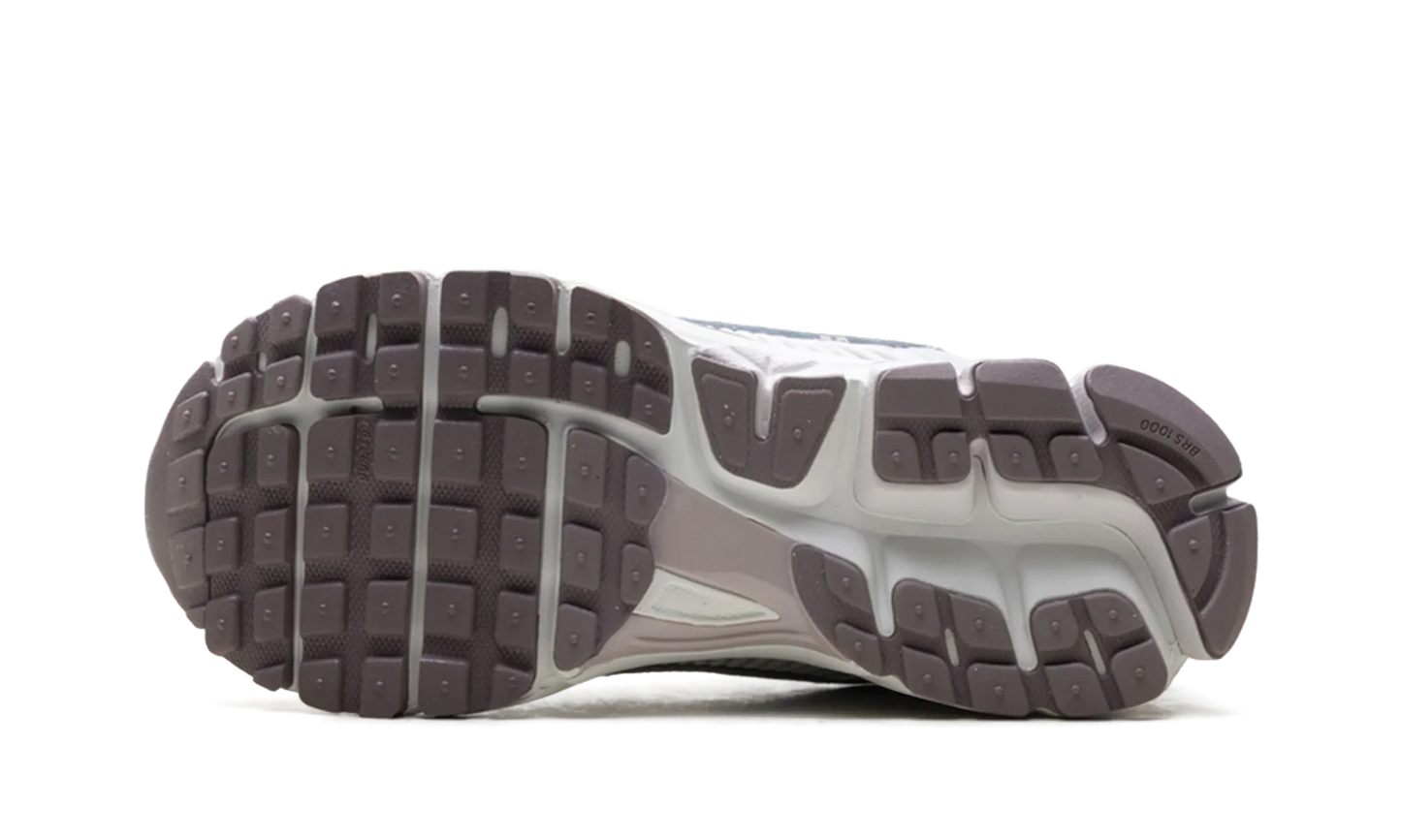 Zoom Vomero 5 WMNS "Platinum Violet"